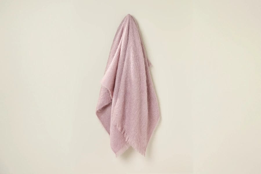 Mohair Throw Dusty pink image 01