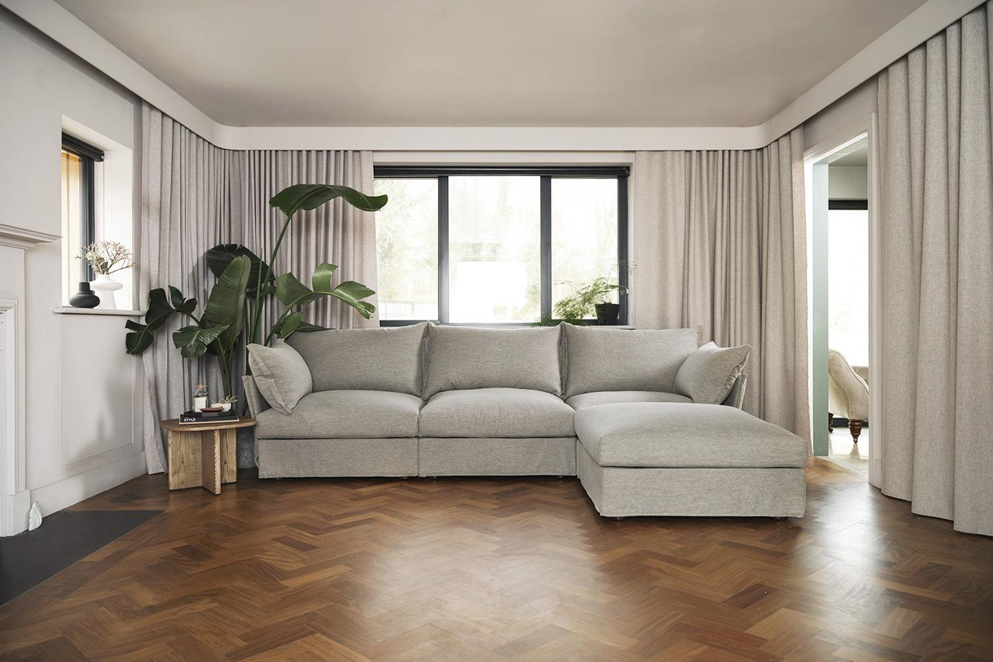 Model 06 3-Seater Right Chaise Sofa
