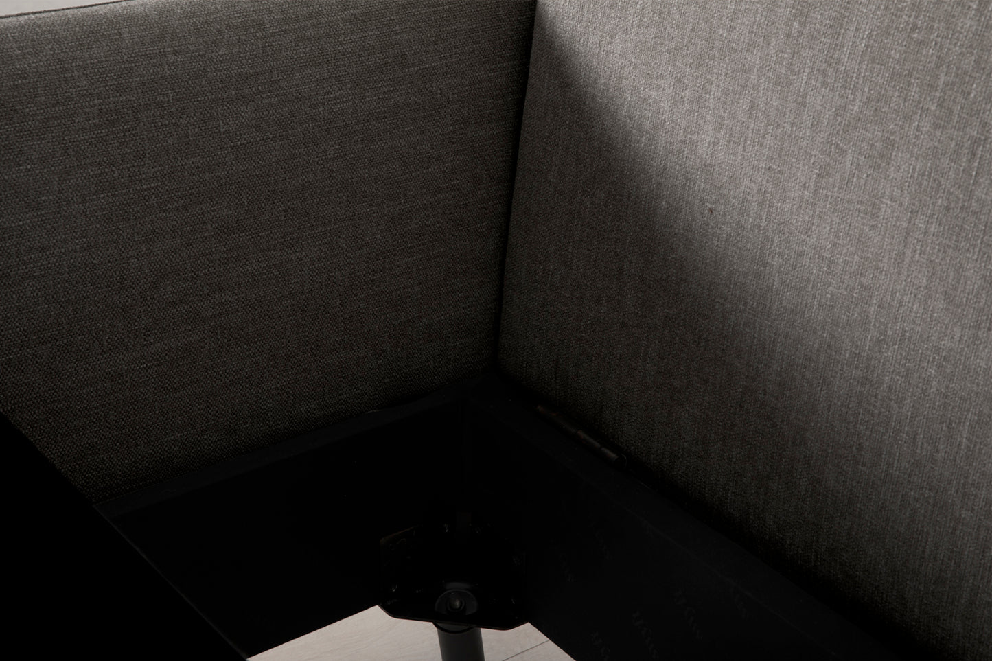 Model 08 2.5-Seater Sofa Bed