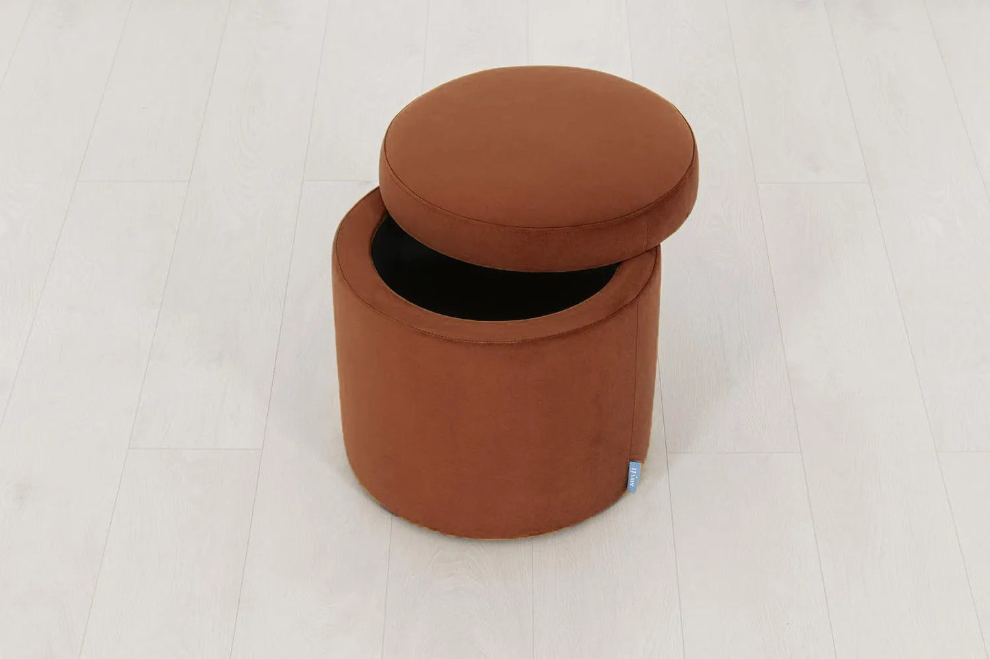Storage 03, Umber