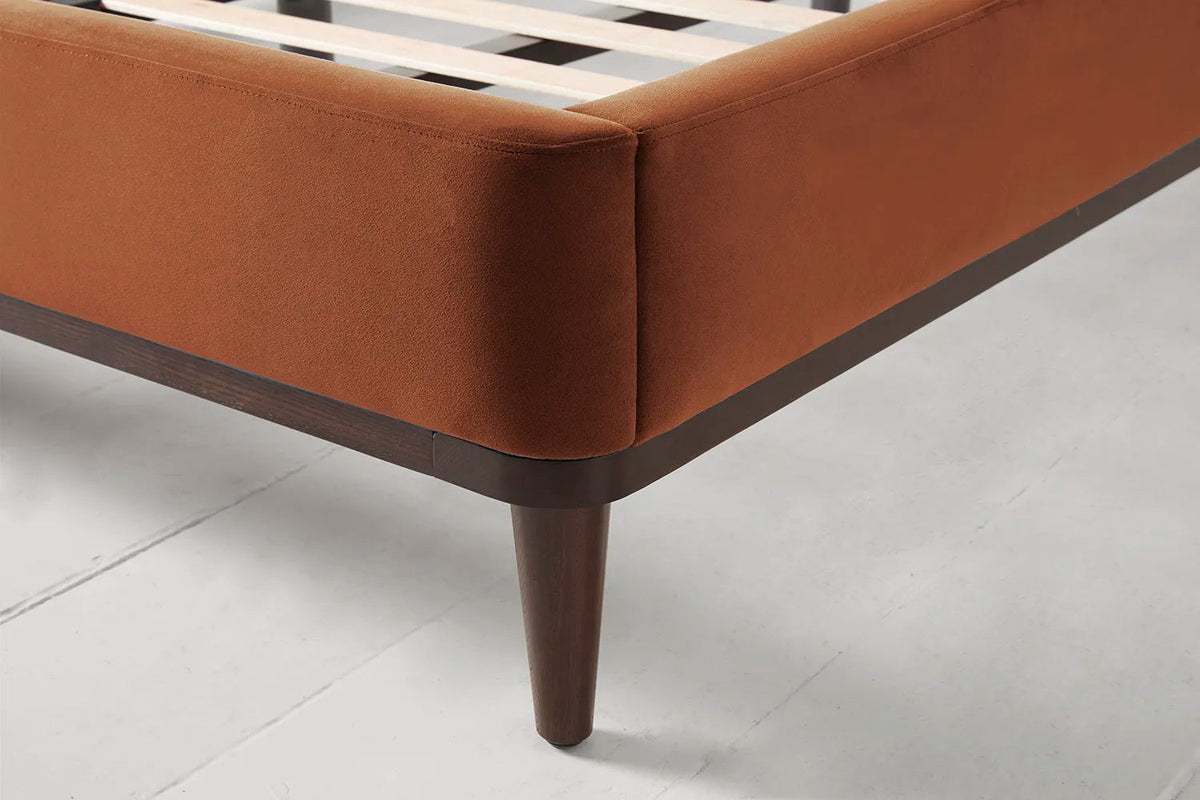 Bed 02 Double Bed, Umber