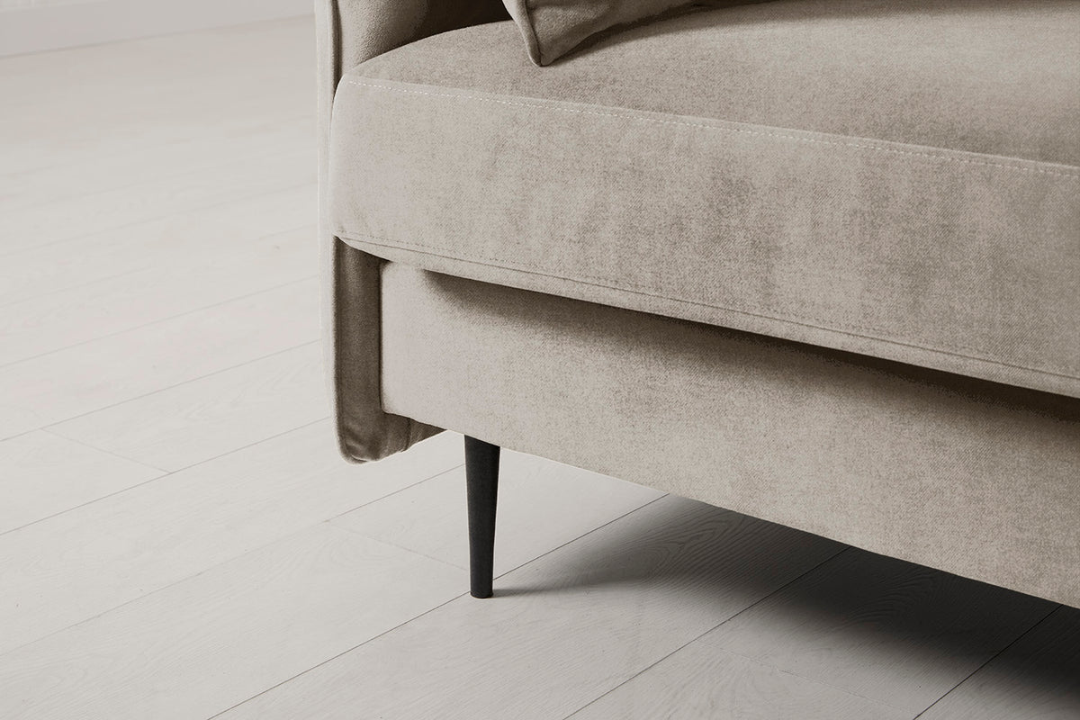Model 19 3 Seater Sofa, Chalk — Model 19 - Detail - Chalk 05