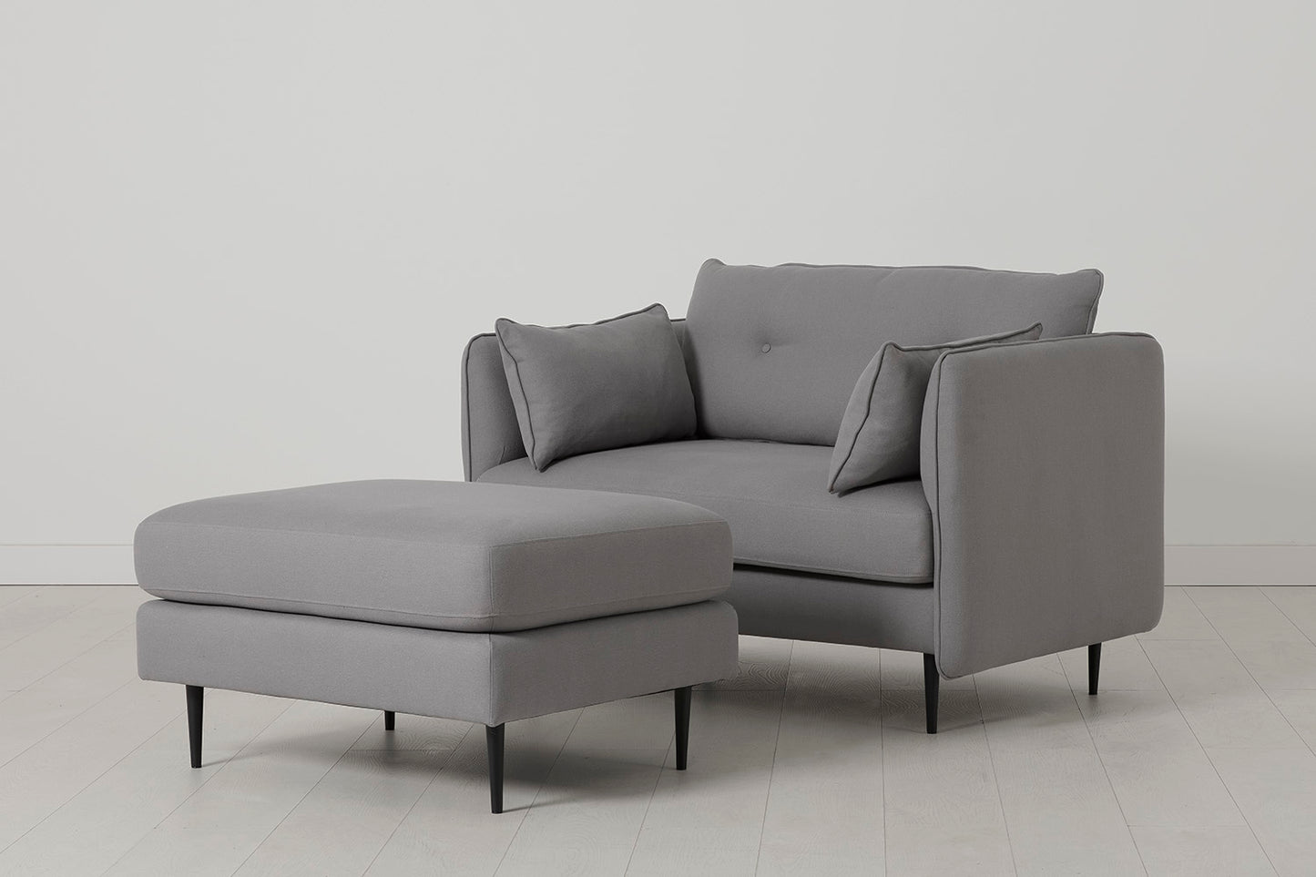 Model 19 Loveseat, Risso