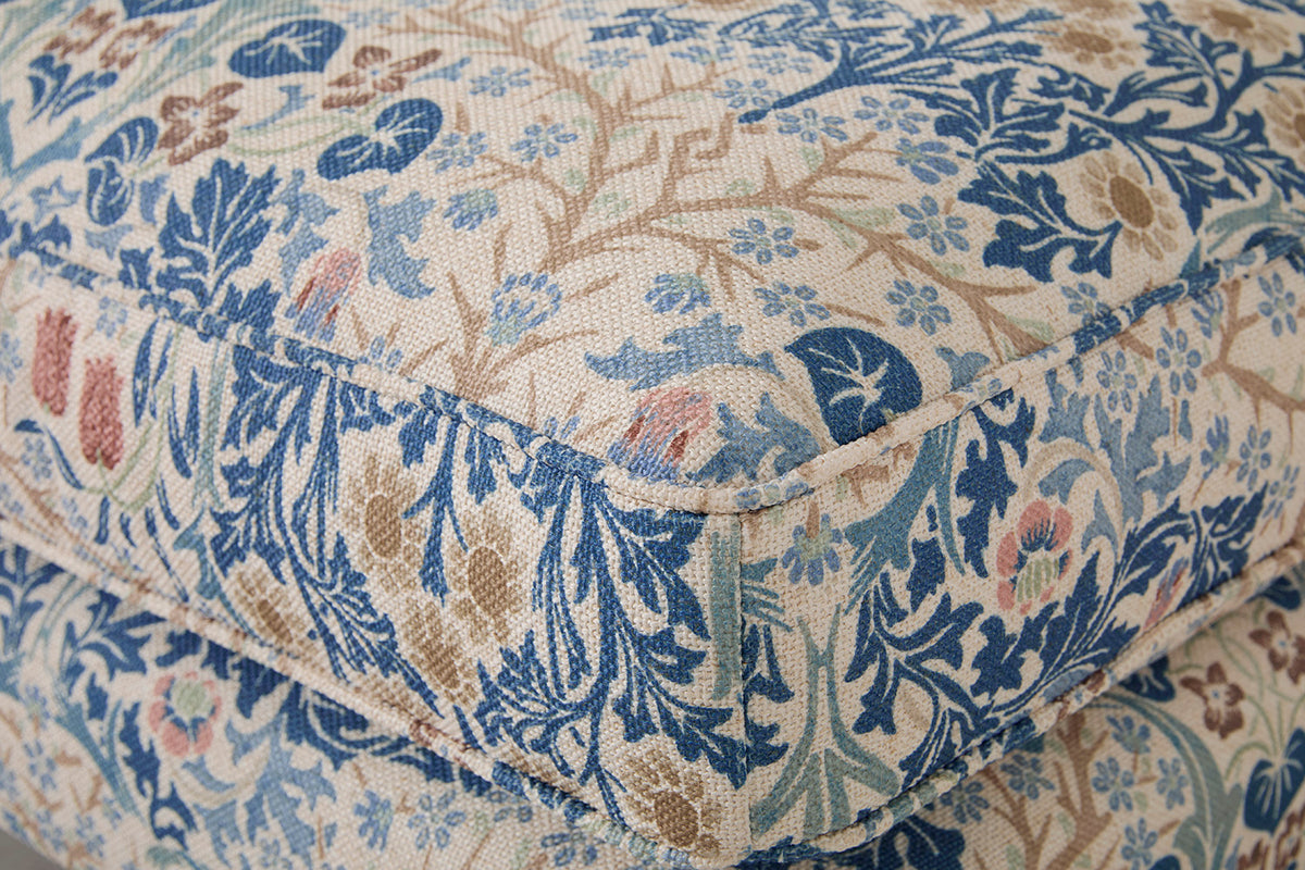 Model 15 Ottoman Blackthorn - Mineral 04